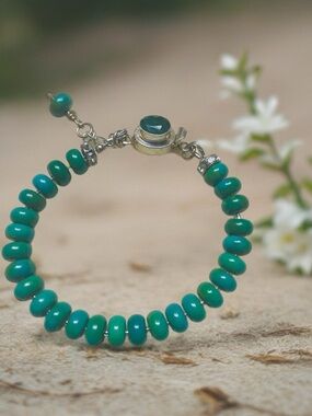 Artisan Turquoise-Green Beaded Gemstone Bracelet with Emerald Silver Clasp